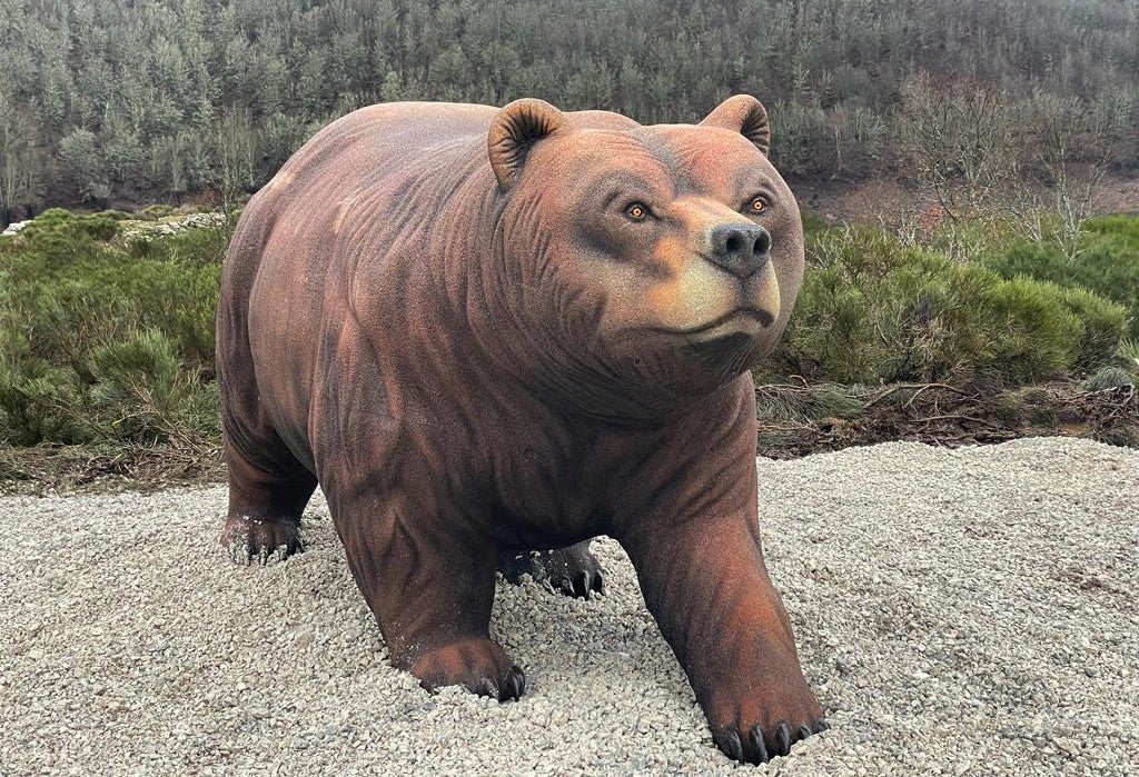 Un oso de piedra preside el nuevo mirador a la Montaña Palentina desde Otero de Guardo Un oso de piedra preside el nuevo mirador a la Montaña Palentina desde Otero de Guardo