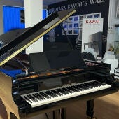 Cultura Torrevieja adquiere un piano de gran cola para conciertos en el auditorio 
