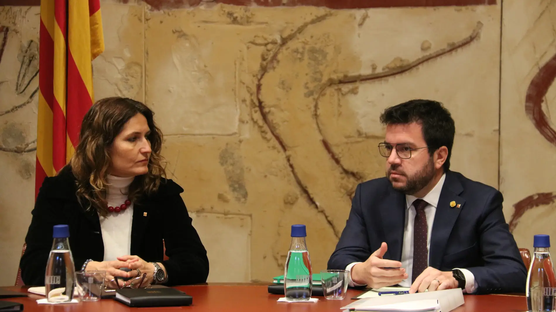 El President Pere Aragonès y la portavoz Patrícia Plaja en la reunión del gobierno de este martes