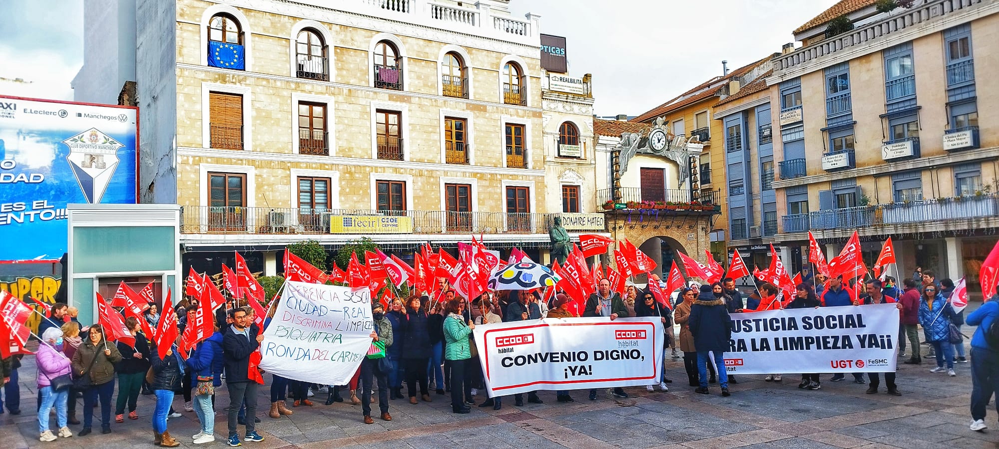 Sindicatos y patronal pactan un incremento salarial del 13% para cuatro años en el convenio de limpieza de Ciudad Real Sindicatos y patronal pactan un incremento salarial del 13% para cuatro años en el convenio de limpieza de Ciudad Real