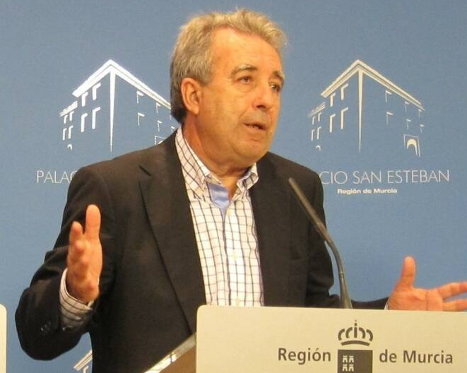 Políticos y empresas agrícolas serán juzgados por separados por contaminar el Mar Menor Políticos y empresas agrícolas serán juzgados por separados por contaminar el Mar Menor