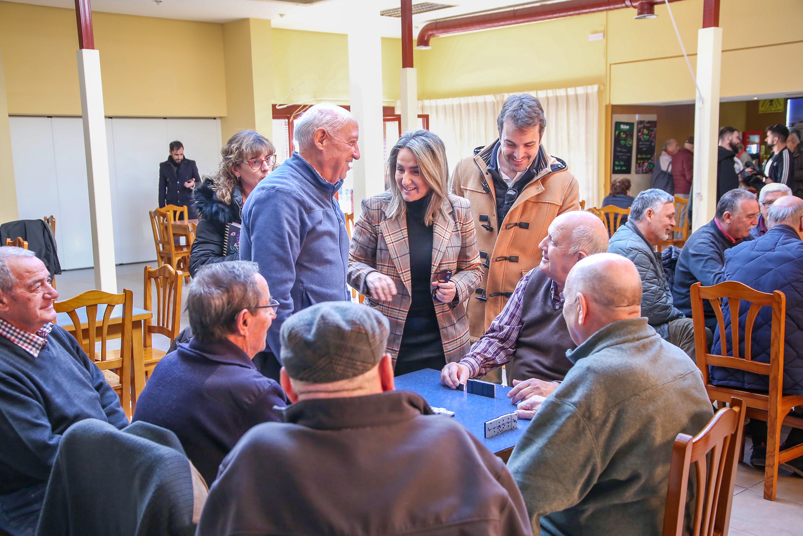 Milagros Tolón visita el Centro de Mayores del Polígono de Toledo Milagros Tolón visita el Centro de Mayores del Polígono de Toledo