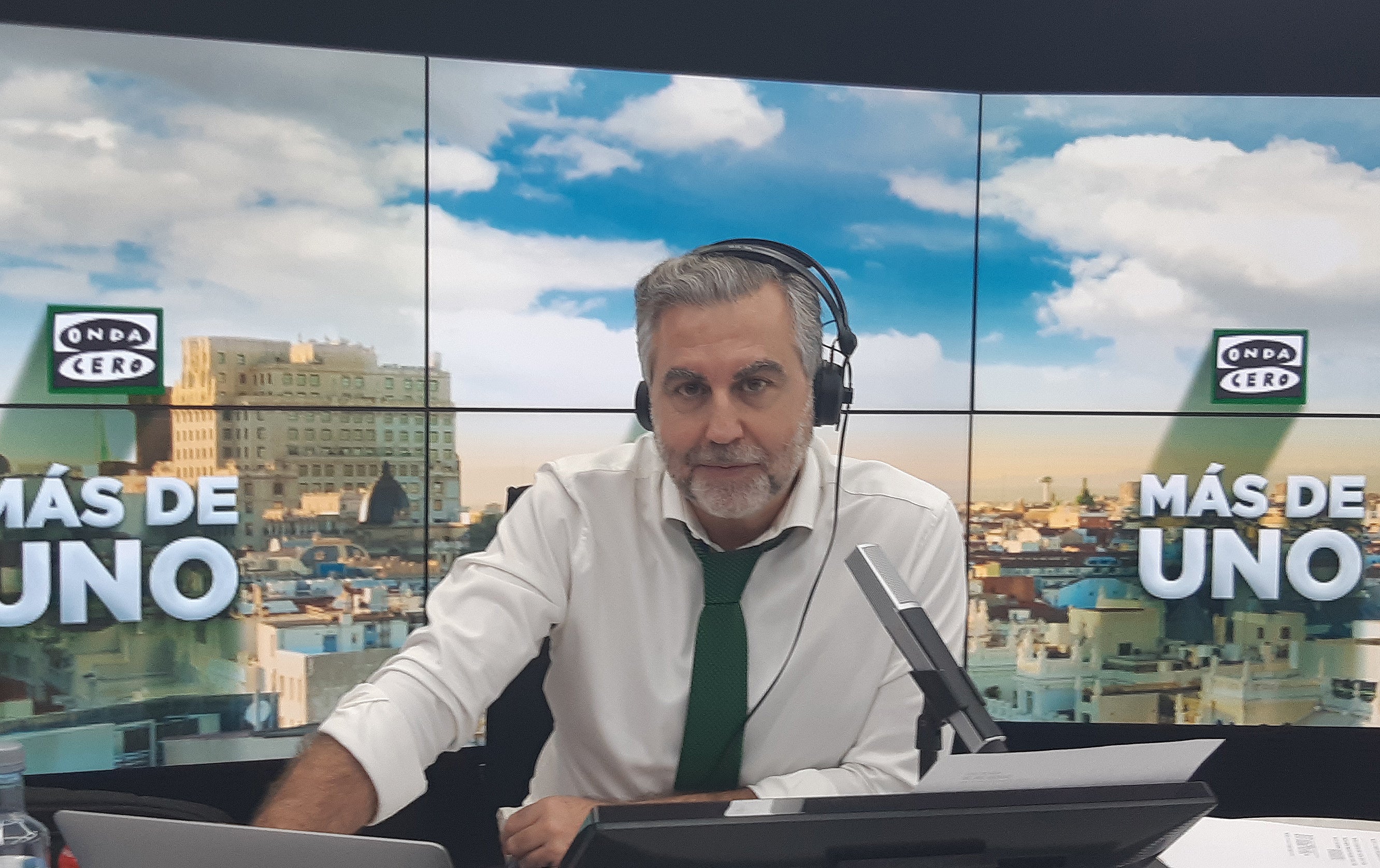 Carlos Alsina abre el debate: debería "alsinesco" incluirse en la RAE Carlos Alsina abre el debate: debería "alsinesco" incluirse en la RAE