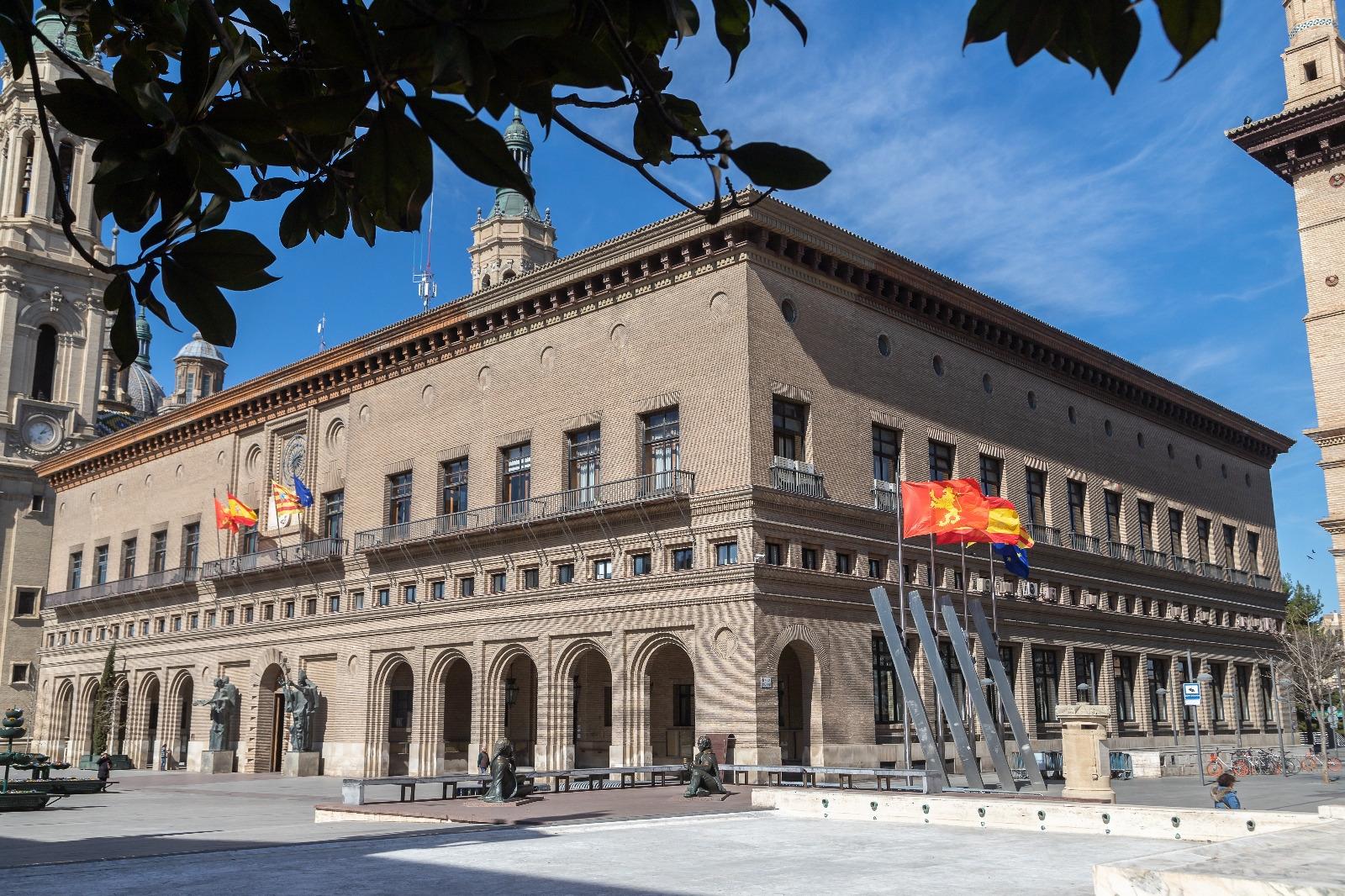 La oposición critica la elección de Chueca como candidata La oposición critica la elección de Chueca como candidata