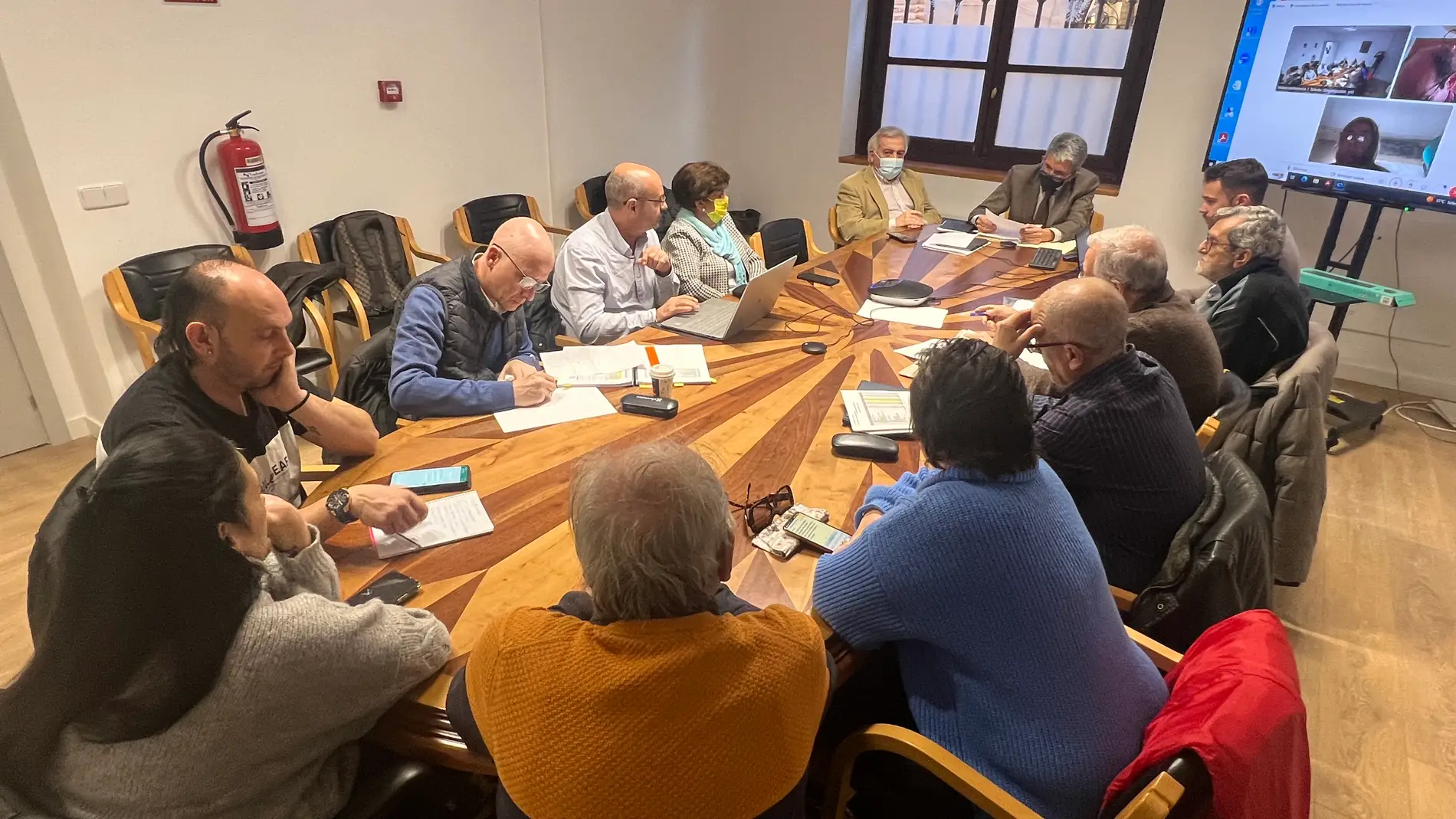El Ayuntamiento de Toledo informa a los grupos políticos y a las asociaciones vecinales de los Presupuestos de 2023