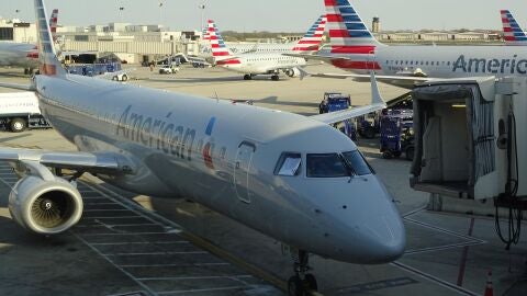 Fotografía de archivo de varios aviones de la compañía American Airlines.