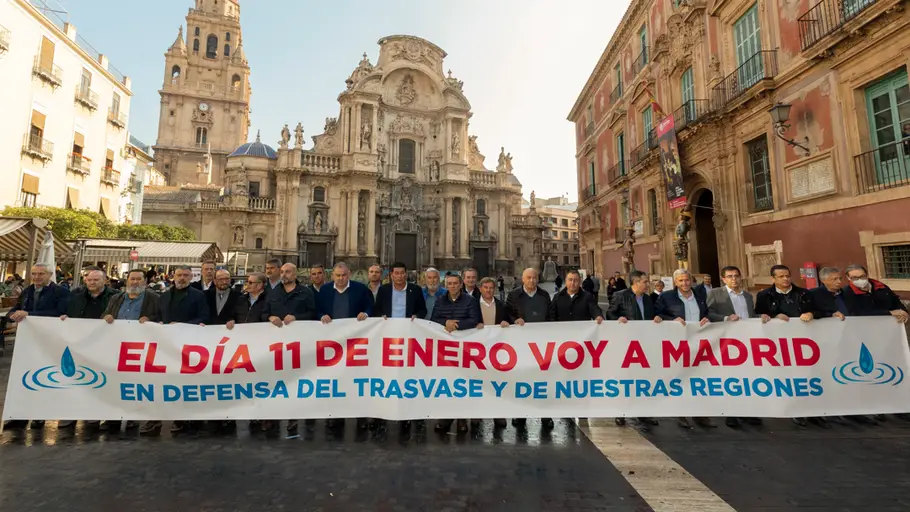 Miembros del Sindicato Central de Regantes del Acueducto Tajo-Segura Miembros del Sindicato Central de Regantes del Acueducto Tajo-Segura