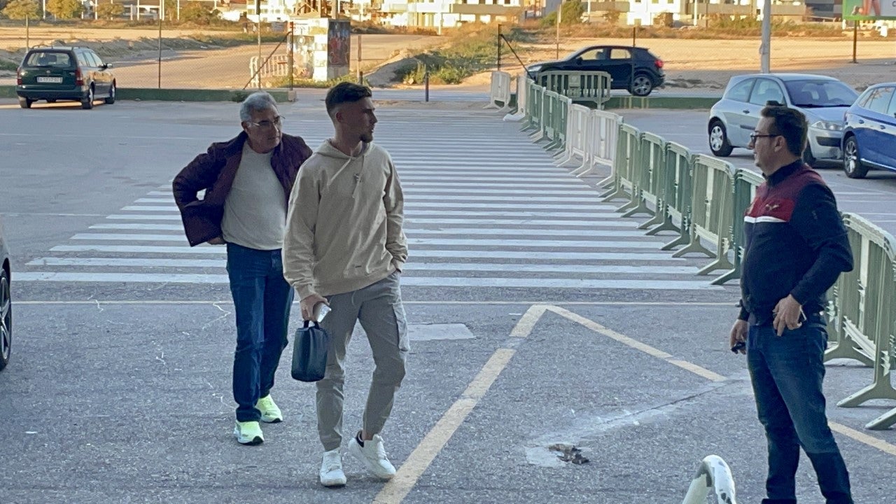 El defensa José Ángel Carmona ya está en Elche El defensa José Ángel Carmona ya está en Elche