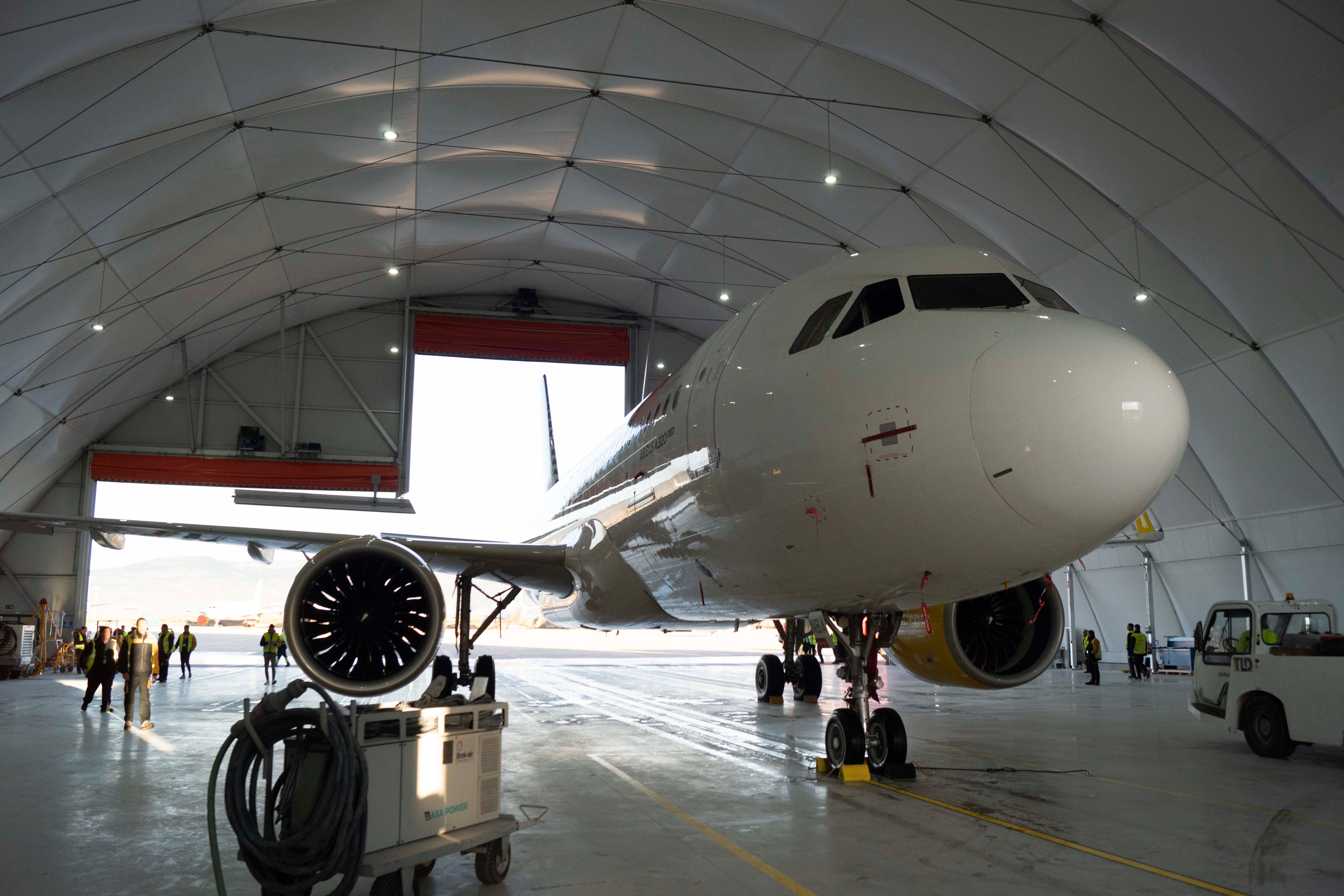 El Aeropuerto de Castellón pone en marcha un nuevo hangar de mantenimiento de aviones El Aeropuerto de Castellón pone en marcha un nuevo hangar de mantenimiento de aviones