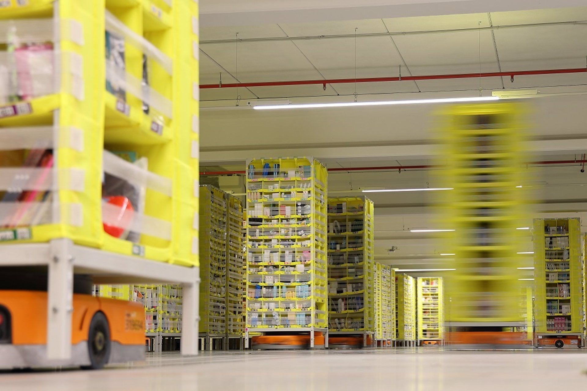 Amazon abrirá en marzo su centro logístico en Zaragoza Amazon abrirá en marzo su centro logístico en Zaragoza