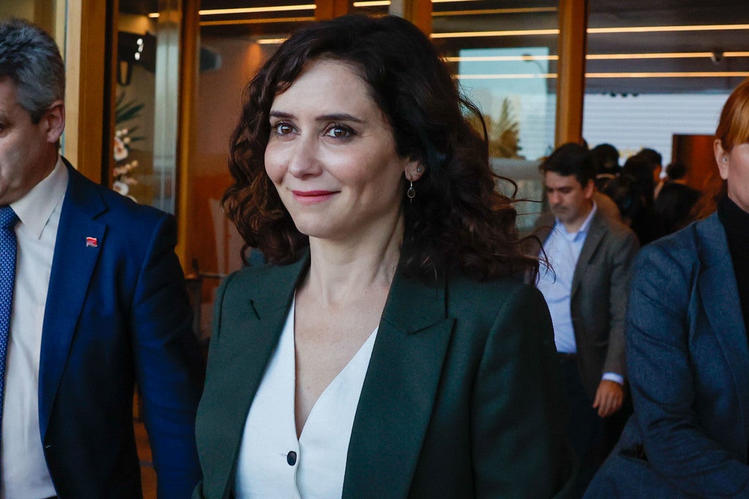 Ayuso recurre al Constitucional el impuesto a las grandes fortunas porque invade competencias autonómicas Ayuso recurre al Constitucional el impuesto a las grandes fortunas porque invade competencias autonómicas