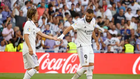 Benzema y Modric, durante un partido del Real Madrid. Benzema y Modric, durante un partido del Real Madrid.
