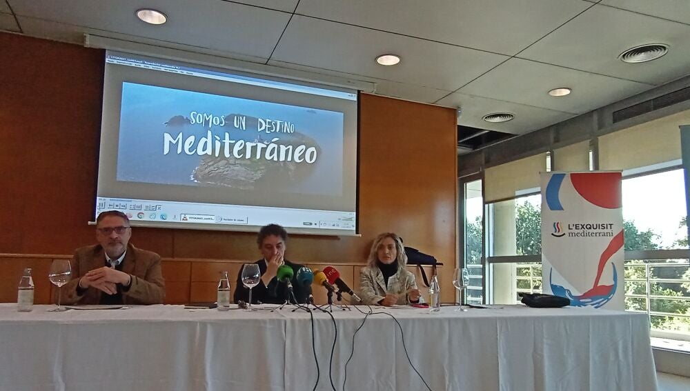 El Secretario Autonómico de Turisme, Francesc Colomer, durante la presentación de la actividad de Turisme CV en FITUR