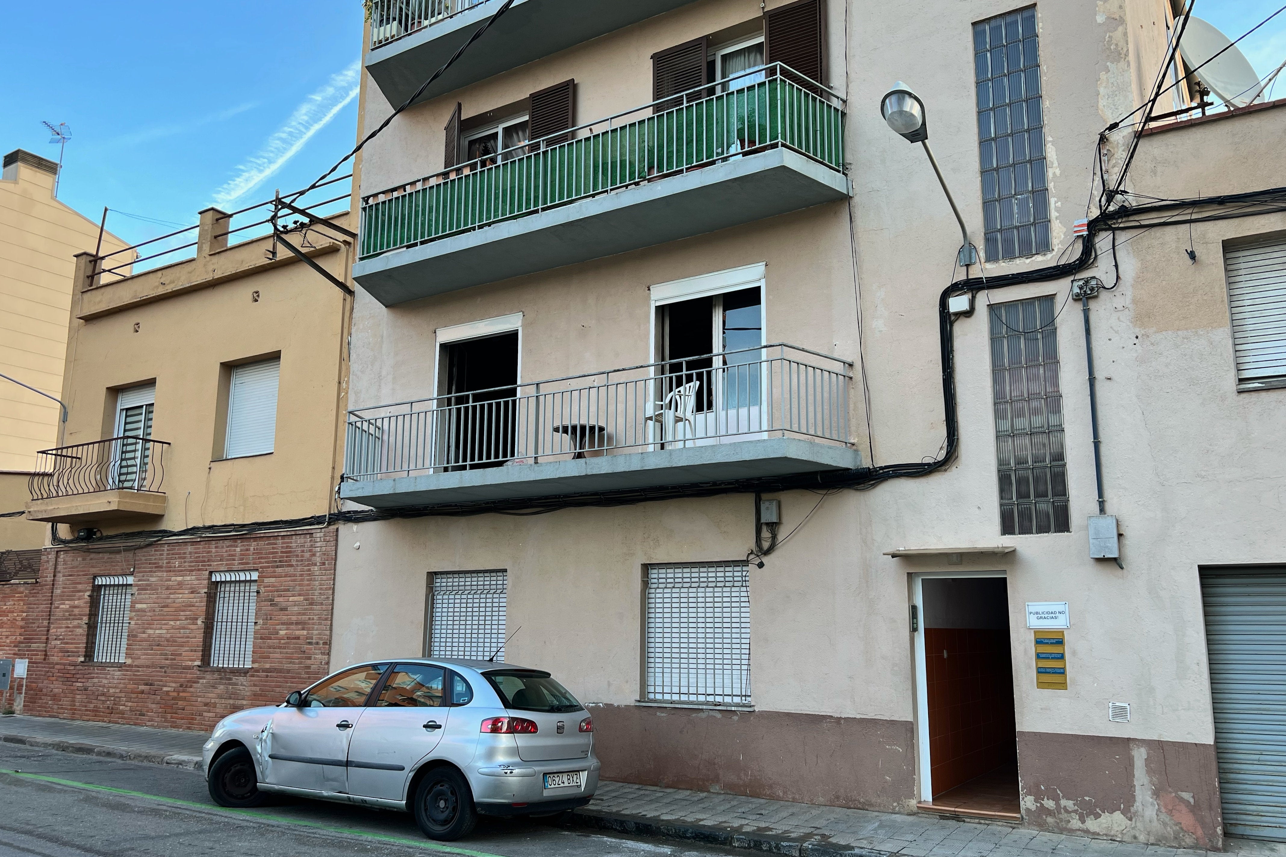 Un muerto y una herida en estado crítico por un incendio en un piso de Figueres, Girona Un muerto y una herida en estado crítico por un incendio en un piso de Figueres, Girona