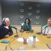 Estanislao García, Paloma Albarrán y Anabel Rodríguez durante la tertulia Estanislao García, Paloma Albarrán y Anabel Rodríguez durante la tertulia