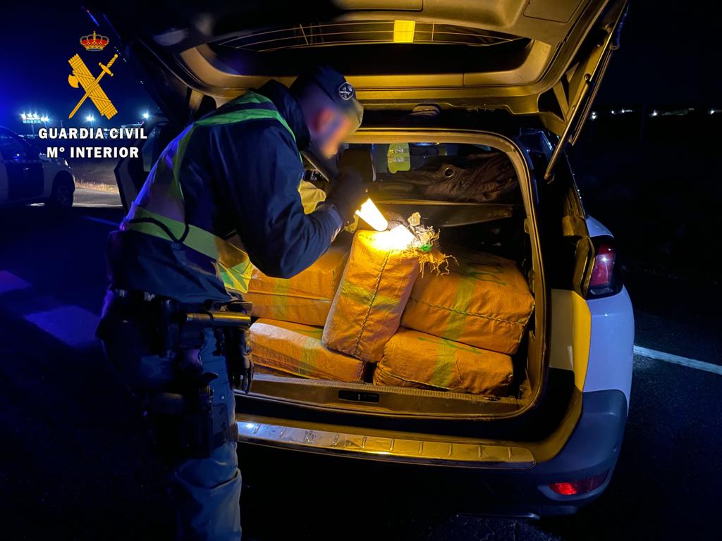 Incautados en la A66 a la altura de Cáceres más de media tonelada de polen de Hachis Incautados en la A66 a la altura de Cáceres más de media tonelada de polen de Hachis