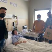 Josan y Fidel Chaves durante la visita al Hospital 