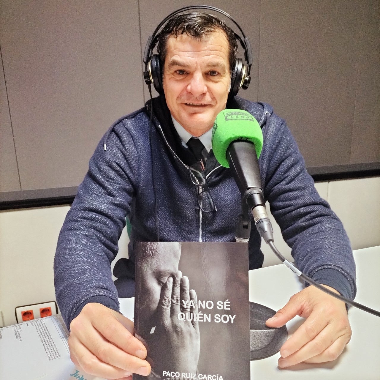 Paco Ruiz: "Quise tener empatía con mi hijo con Asperger para saber como sentía y pensaba" Paco Ruiz: "Quise tener empatía con mi hijo con Asperger para saber como sentía y pensaba"