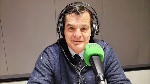 Paco Ruiz durante la entrevista en Onda Cero Vila-real. Paco Ruiz durante la entrevista en Onda Cero Vila-real.