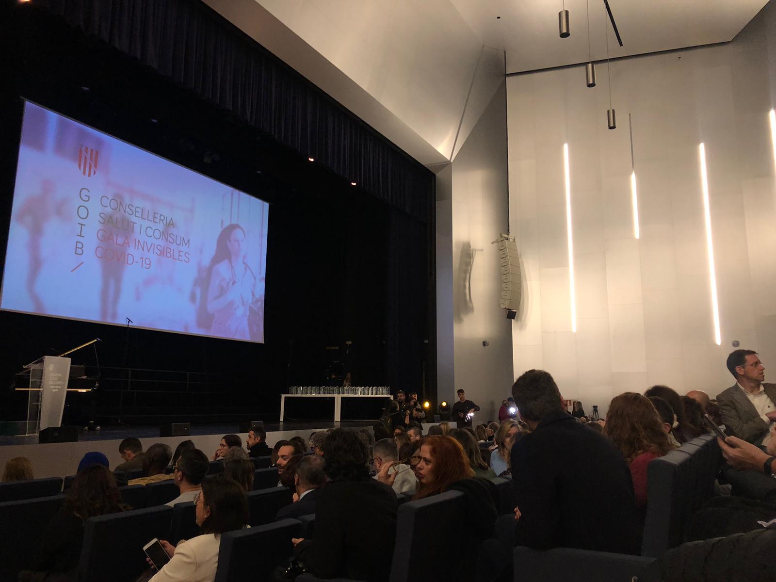 La Gala de los Invisibles de la covid-19 reúne a más de 1.500 personas en Palma La Gala de los Invisibles de la covid-19 reúne a más de 1.500 personas en Palma