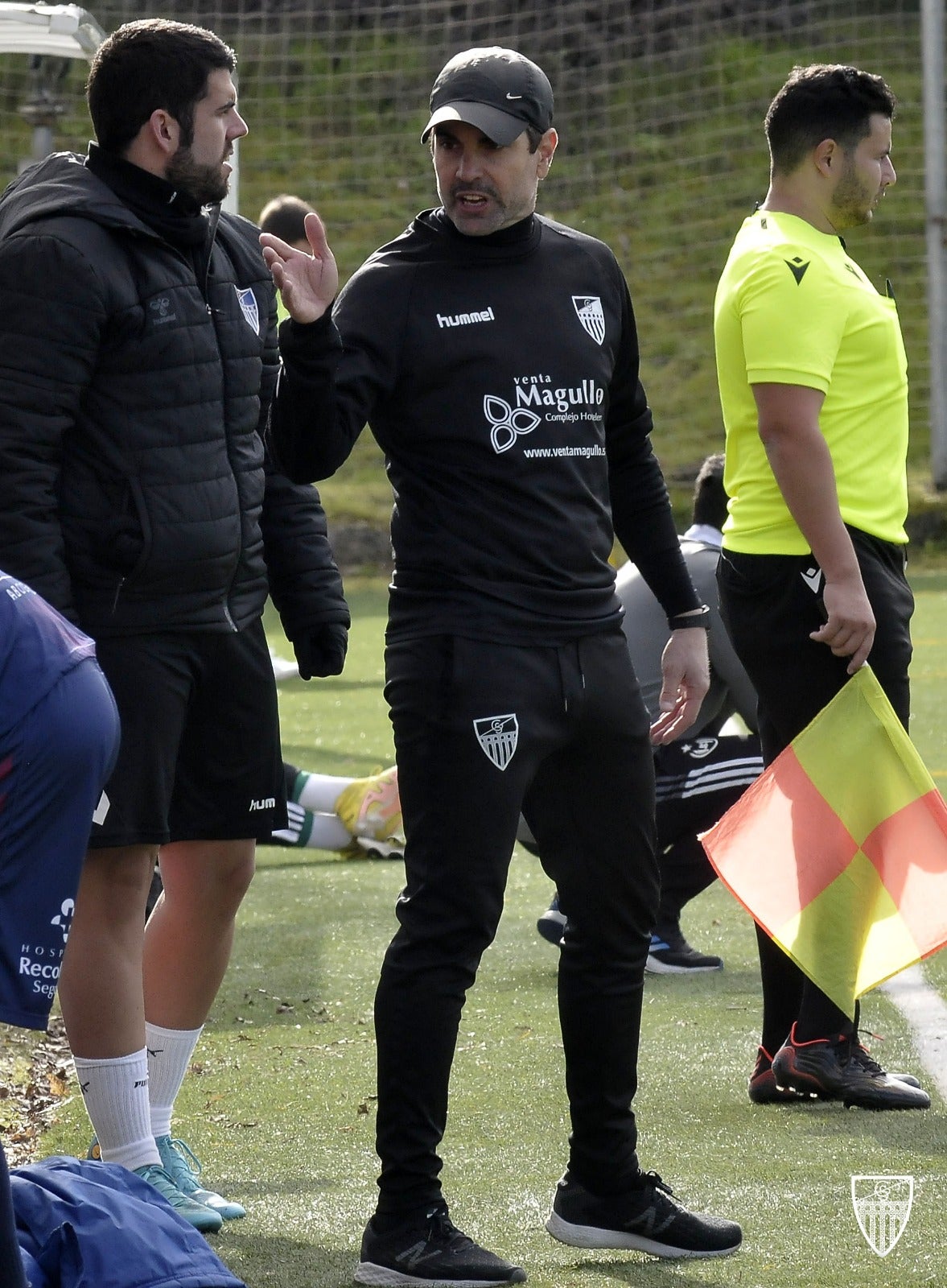 La Segoviana rompe su racha de victorias con una derrota y dos expulsiones en el campo del Adarve La Segoviana rompe su racha de victorias con una derrota y dos expulsiones en el campo del Adarve