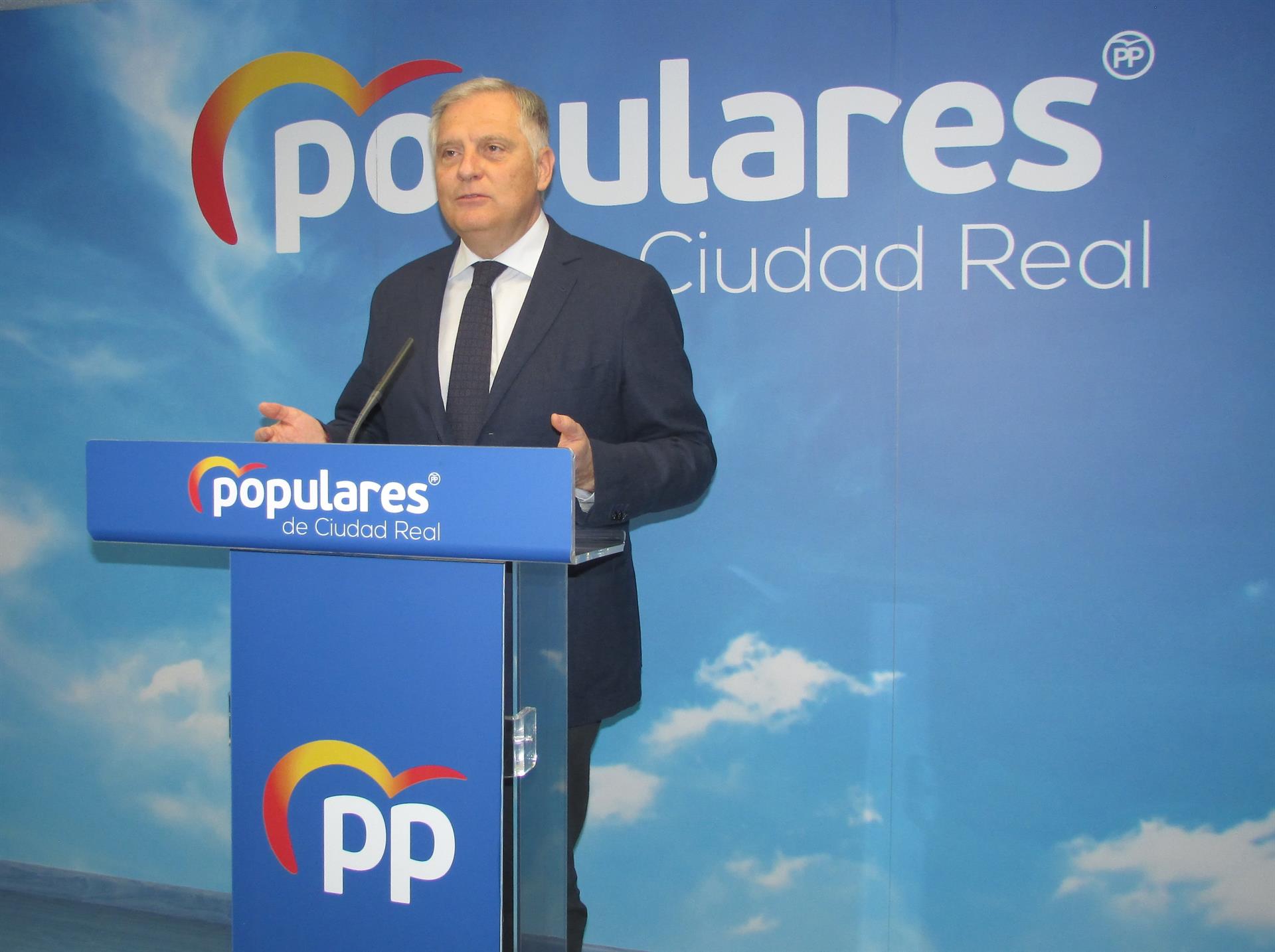 Cañizares asume el reto de conseguir la Alcaldía de Ciudad Real para recuperar su "pujanza" y hacerla "referencia" Cañizares asume el reto de conseguir la Alcaldía de Ciudad Real para recuperar su "pujanza" y hacerla "referencia"