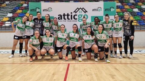 Las chicas del Atticgo Club Balonmano Elche siguen vivas en Europa. Las chicas del Atticgo Club Balonmano Elche siguen vivas en Europa.