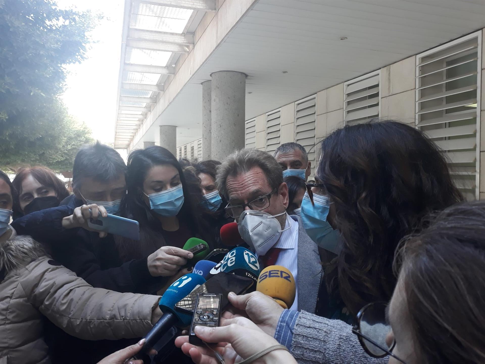 Reiterado optimismo de Mínguez para alcanzar acuerdos y desconvocar la huelga de médicos Reiterado optimismo de Mínguez para alcanzar acuerdos y desconvocar la huelga de médicos
