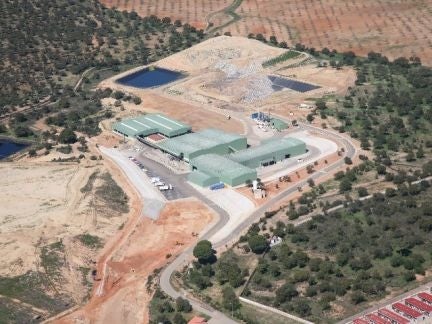 UGT alcanza un acuerdo para reducir de 34 a 27 los trabajadores afectados por el ERTE en el Ecoparque de Badajoz UGT alcanza un acuerdo para reducir de 34 a 27 los trabajadores afectados por el ERTE en el Ecoparque de Badajoz