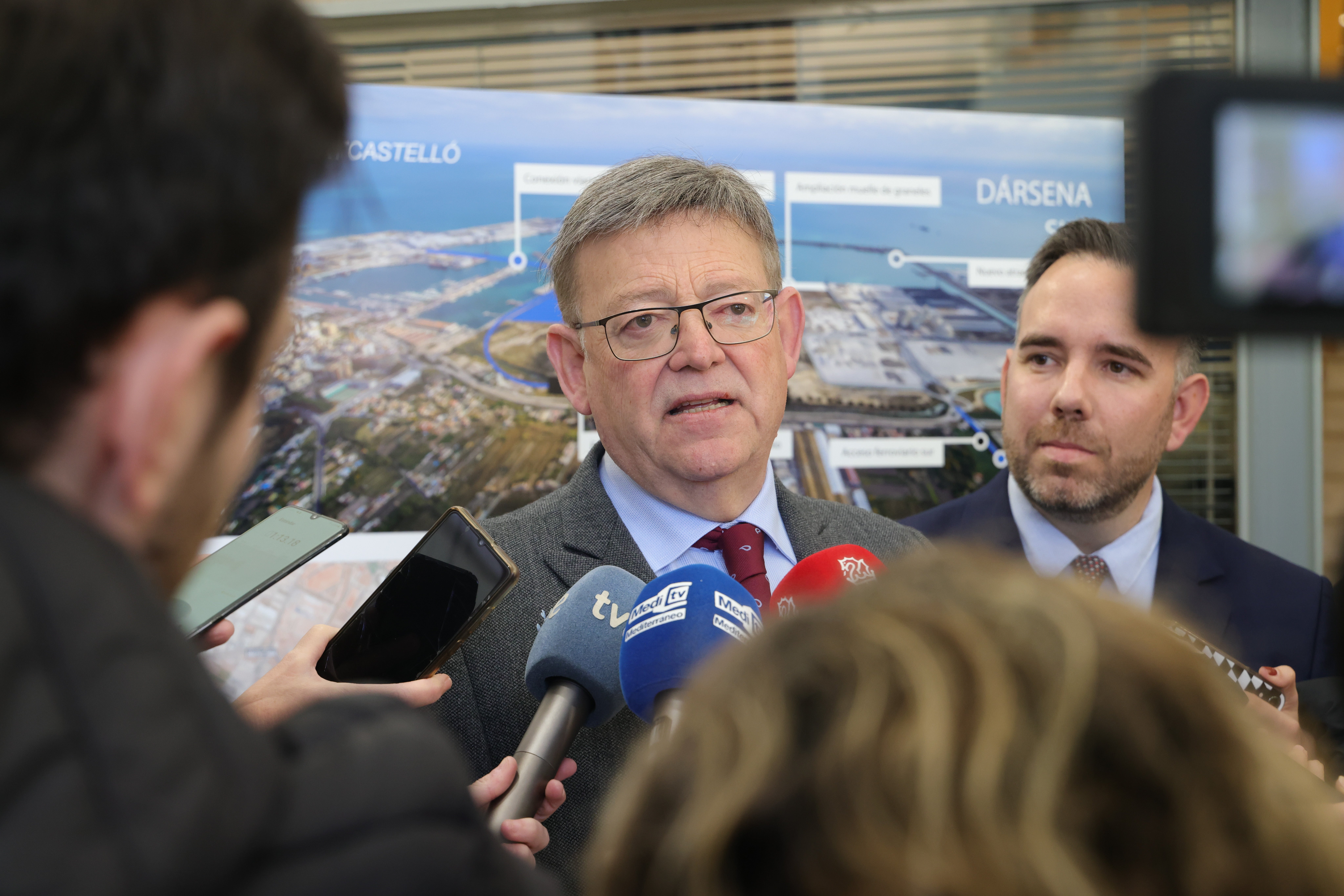 Puig contempla destinar 5.000 euros por trabajador a las empresas azulejeras Puig contempla destinar 5.000 euros por trabajador a las empresas azulejeras