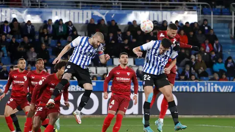 Sevilla y Real Sociedad avanzan a cuartos Sevilla y Real Sociedad avanzan a cuartos