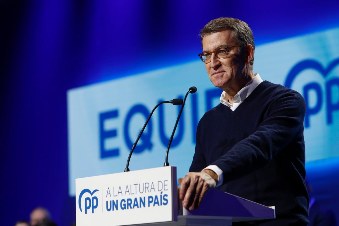 El CIS de Tezanos da una ventaja mínima del PSOE respecto al PP El CIS de Tezanos da una ventaja mínima del PSOE respecto al PP