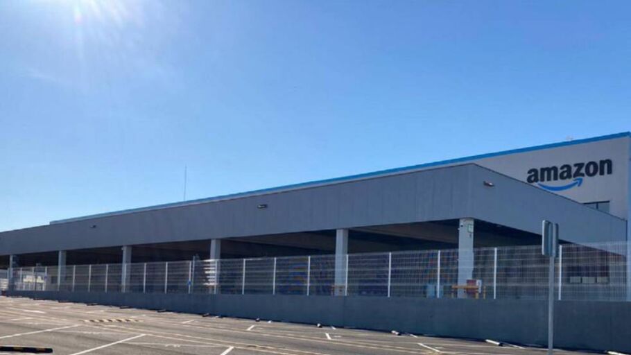 Centro log&iacute;stico de AMAZON.