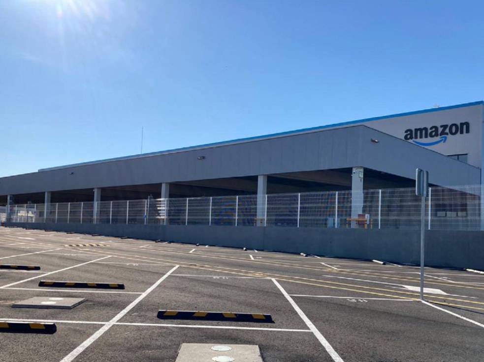 La plantilla de Amazon en Dos Hermanas inicia este lunes una huelga indefinida para exigir mejores salarios La plantilla de Amazon en Dos Hermanas inicia este lunes una huelga indefinida para exigir mejores salarios