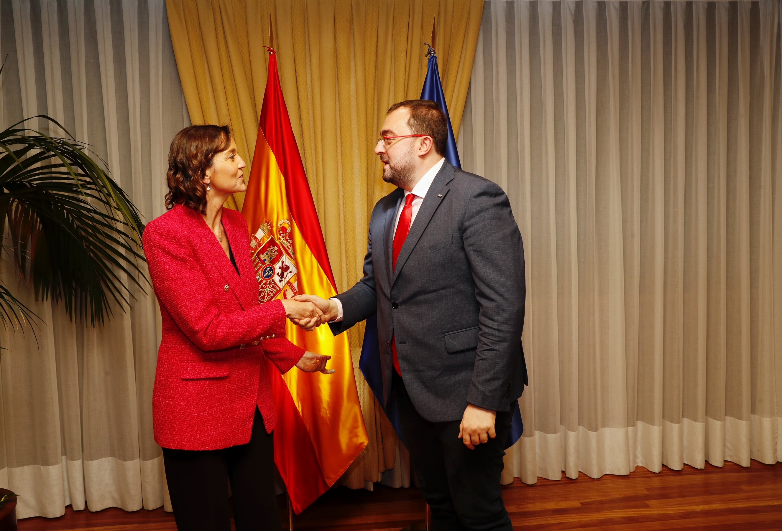 El Gobierno aportará "más recursos" si hacen falta para la descarbonización de Arcelor El Gobierno aportará "más recursos" si hacen falta para la descarbonización de Arcelor