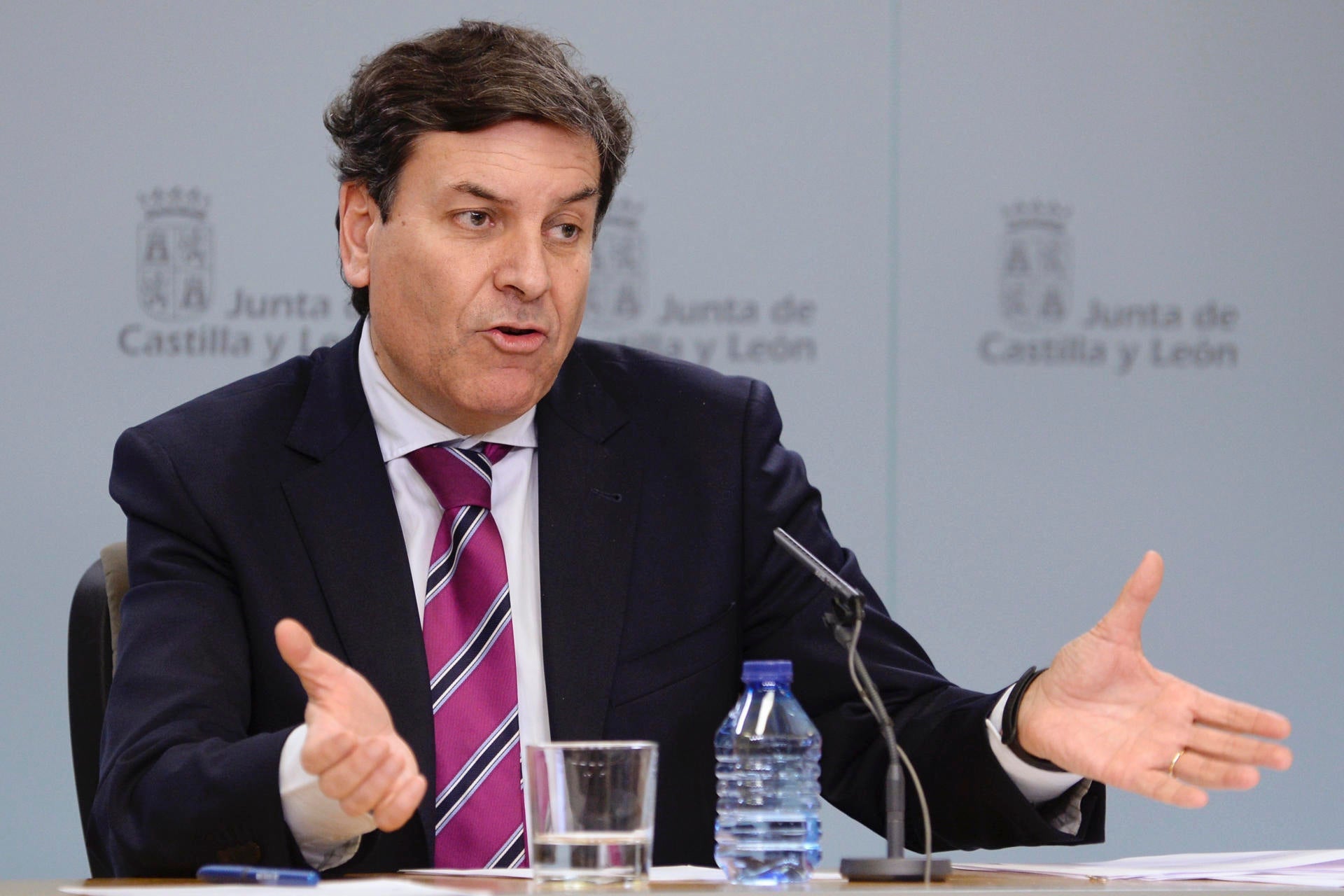 Castilla y León rechaza el requerimiento de incompetencia del Gobierno y afirma que no existe acuerdo sobre embarazadas que vulnere la Ley Castilla y León rechaza el requerimiento de incompetencia del Gobierno y afirma que no existe acuerdo sobre embarazadas que vulnere la Ley