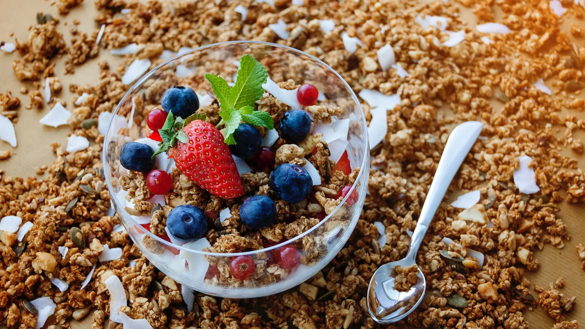 Qué es la granola, uno de los cereales más saludables que recomienda la OCU
