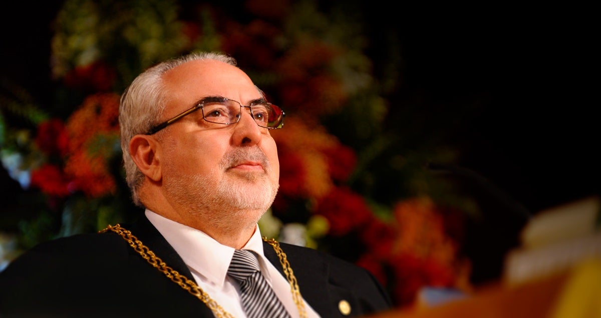 La UCAM decreta tres días de luto oficial por el fallecimiento de su fundador y presidente, José Luis Mendoza La UCAM decreta tres días de luto oficial por el fallecimiento de su fundador y presidente, José Luis Mendoza