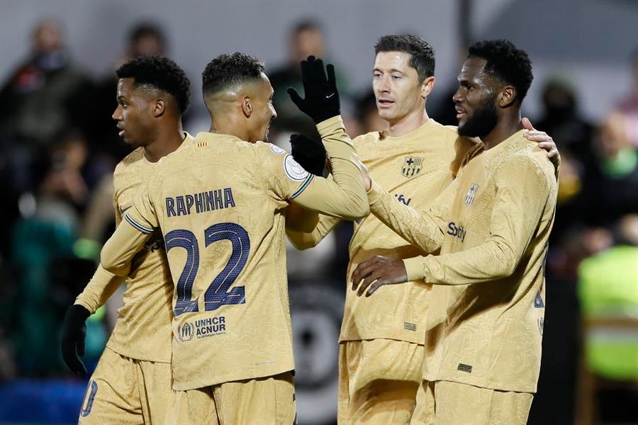 El Barcelona no da opción al Ceuta y sella su pase a cuartos de Copa El Barcelona no da opción al Ceuta y sella su pase a cuartos de Copa