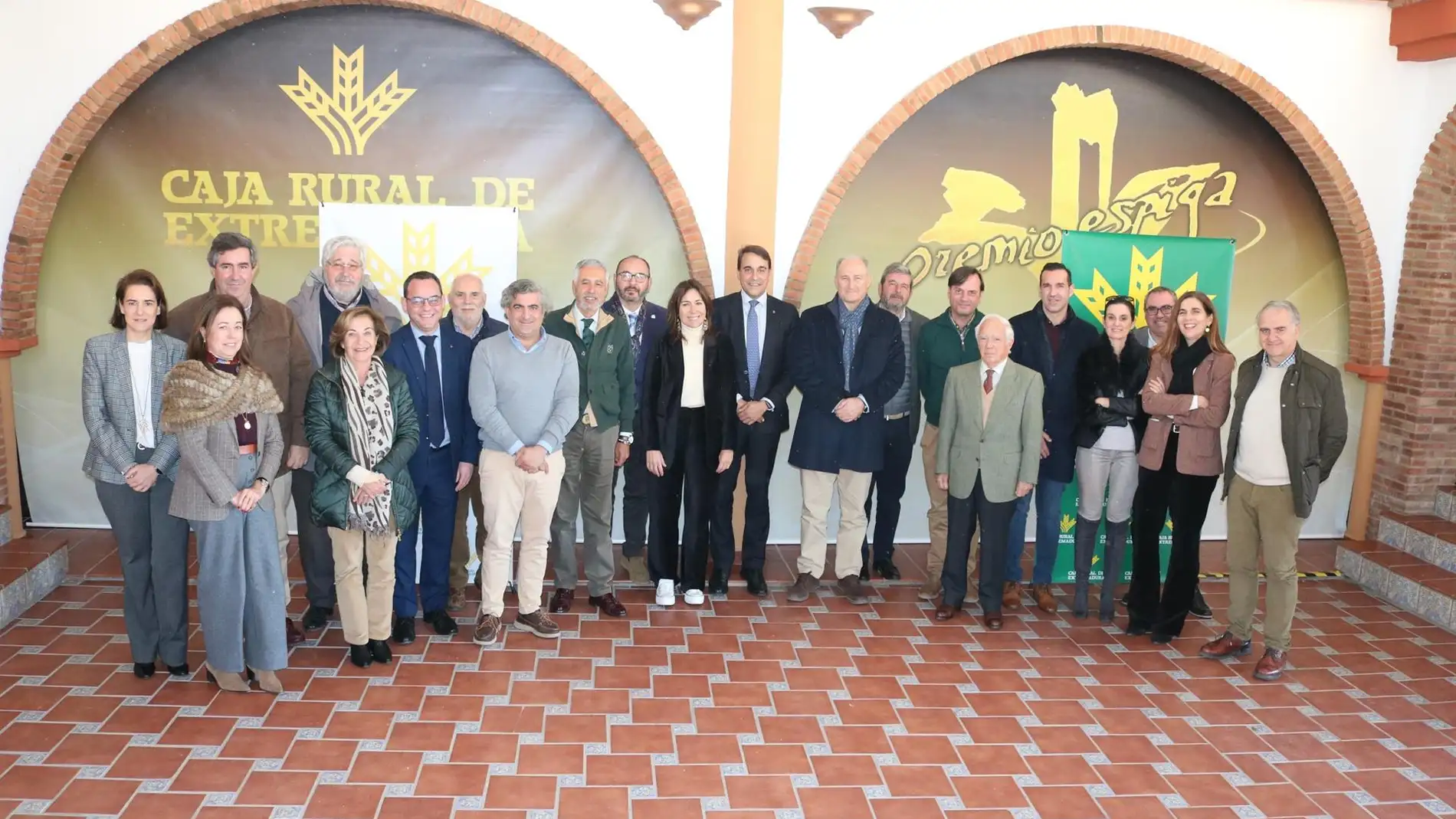 Caja Rural de Extremadura se suma a las instituciones ganaderas para afrontar retos