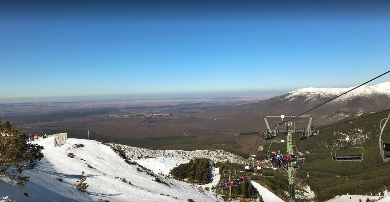 La Estación de la Pinilla abre sus puertas y confía en poder abrir este fin de semana alguna pista La Estación de la Pinilla abre sus puertas y confía en poder abrir este fin de semana alguna pista