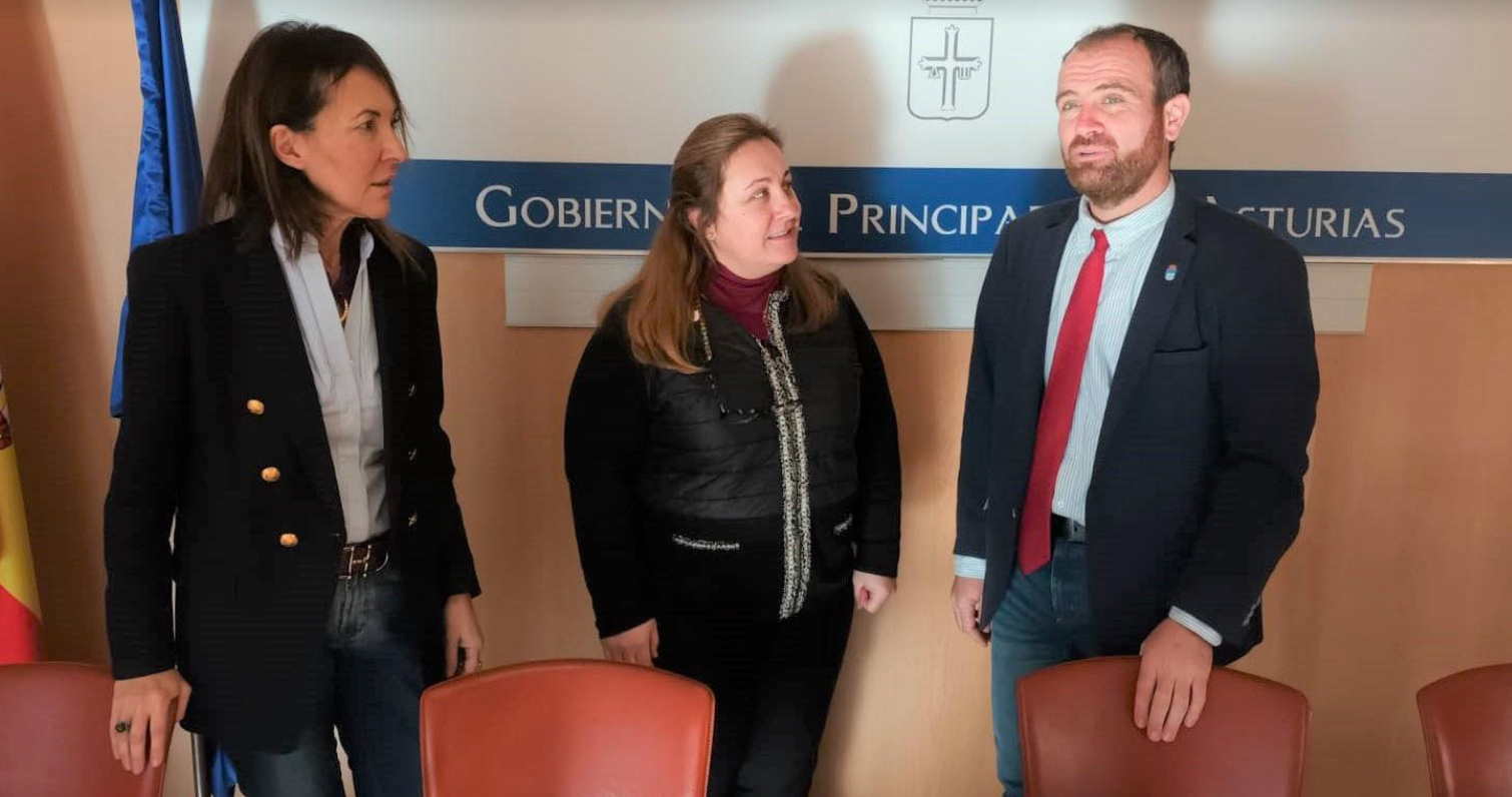 Educación y Ayuntamiento de Piloña abordan la apertura de una nueva unidad en la escuela de 0 a 3 de Infiesto Educación y Ayuntamiento de Piloña abordan la apertura de una nueva unidad en la escuela de 0 a 3 de Infiesto