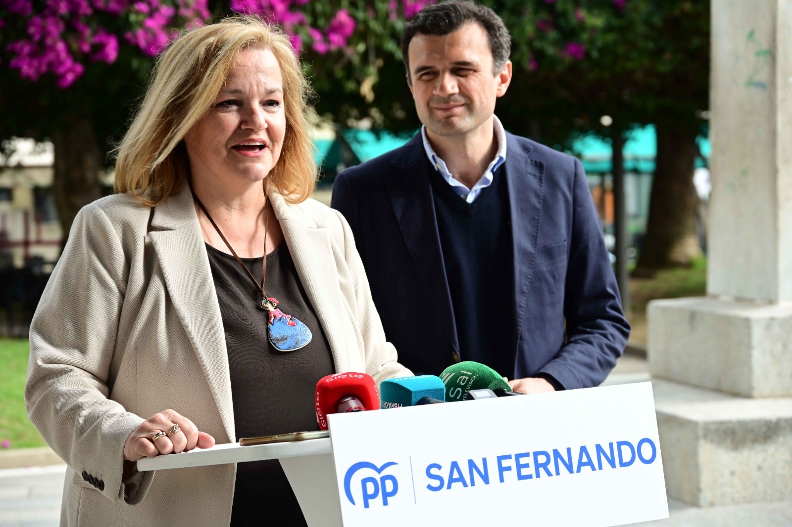 María José de Alba (PP): "Lo que quiero es que el Gobierno de San Fernando piense en la ciudad, ahí nos van a encontrar" María José de Alba (PP): "Lo que quiero es que el Gobierno de San Fernando piense en la ciudad, ahí nos van a encontrar"
