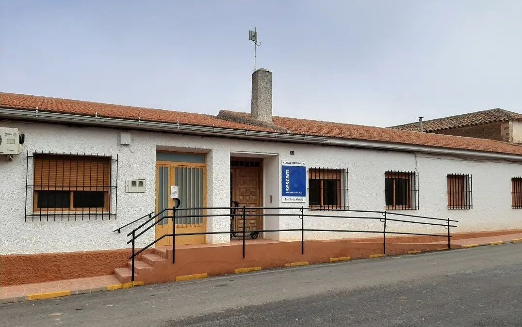 Empiezan las obras de mejora en el Consultorio Médico de Cózar Empiezan las obras de mejora en el Consultorio Médico de Cózar