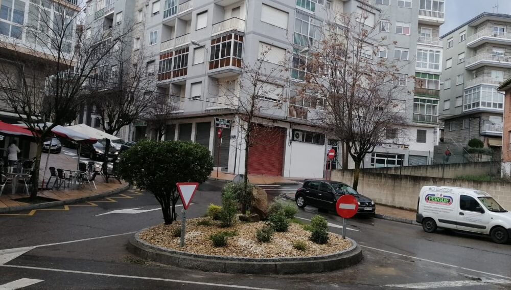 O Concello remodela a glorieta que conecta as rúas Nicomedes Pastor Díaz e Fernández Alonso