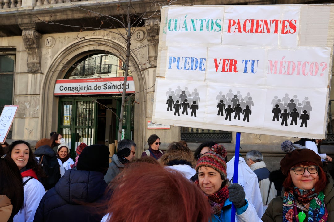 Semana de movilizaciones sanitarias en toda España: "Estamos desbordados, no podemos dar una atención de calidad" Semana de movilizaciones sanitarias en toda España: "Estamos desbordados, no podemos dar una atención de calidad"