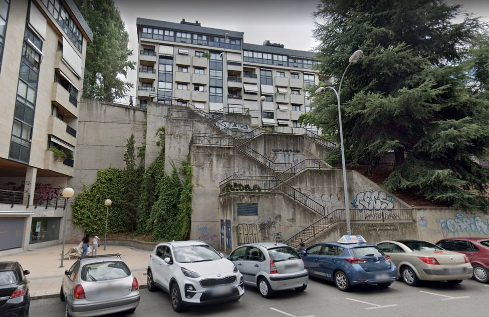 O Concello de Ourense inicia as obras de mellora da accesibilidade vertical ao barrio da Cruz Alta O Concello de Ourense inicia as obras de mellora da accesibilidade vertical ao barrio da Cruz Alta