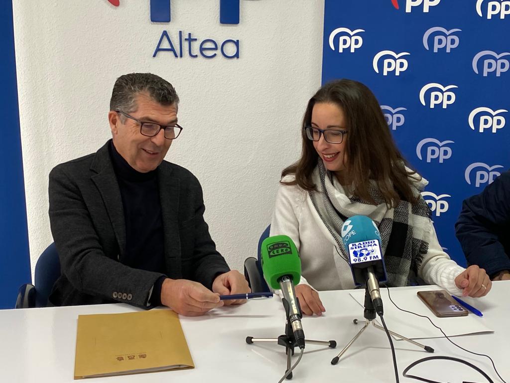 Fenoll llama 'Cobarde' a Ximo Puig por ceder en la aprobación de la Tasa Turística Fenoll llama 'Cobarde' a Ximo Puig por ceder en la aprobación de la Tasa Turística