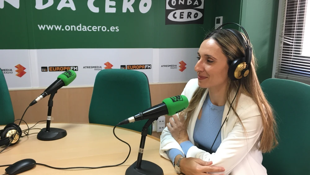 La directora de CEDELCO, Sol Segura, durante la entrevista en 'Más de Uno' Elche