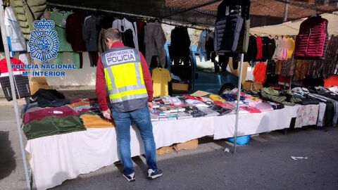 Polic&iacute;a Nacional requisa marcas falsas